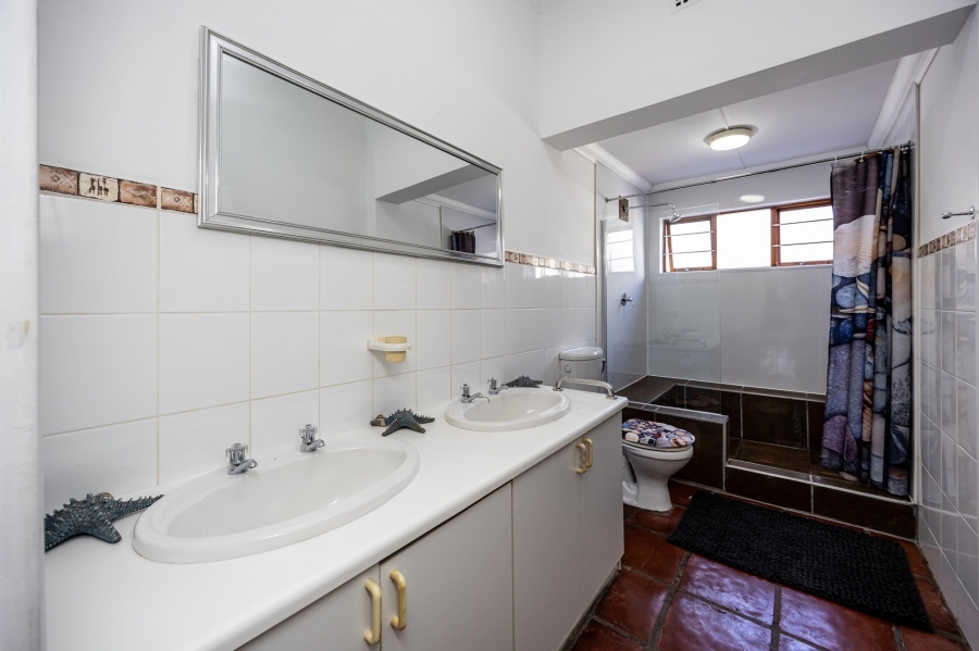 To Let 4 Bedroom Property for Rent in Selborne Eastern Cape